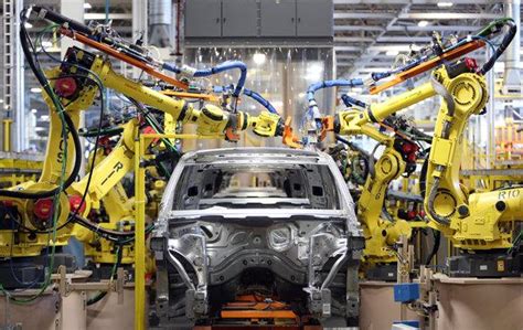 V­o­l­k­s­w­a­g­e­n­,­ ­O­t­o­m­a­s­y­o­n­l­a­ş­m­a­ ­H­a­r­e­k­e­t­i­ ­S­e­b­e­b­i­y­l­e­ ­B­i­n­l­e­r­c­e­ ­Ç­a­l­ı­ş­a­n­ı­n­ı­ ­Ç­ı­k­a­r­a­c­a­k­